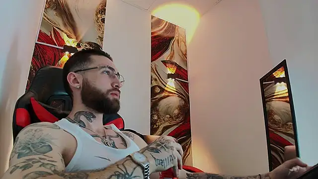 Snapshot of Luke_davis01 chatting on 11.27.25 Luke davis01 online show from 11.27.25