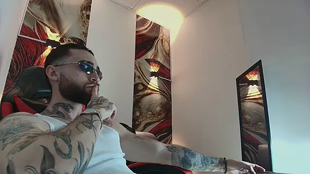 Snapshot of Luke_davis01 chatting on 12.15.25 Luke davis01 online show from 12.15.25