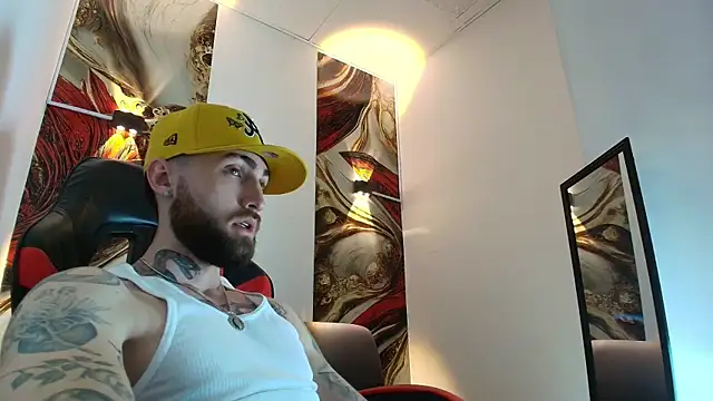 Snapshot of Luke_davis01 chatting on 01.06.26 Luke davis01 online show from 01.06.26