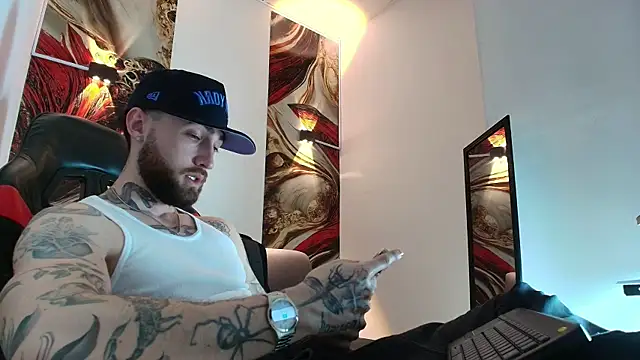 Snapshot of Luke_davis01 chatting on 01.07.26 Luke davis01 online show from 01.07.26