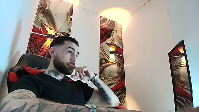 Snapshot of Luke_davis01 chatting on 01.10.26 Luke davis01 online show from 01.10.26