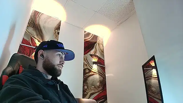 Snapshot of Luke_davis01 chatting on 01.13.26 Luke davis01 online show from 01.13.26