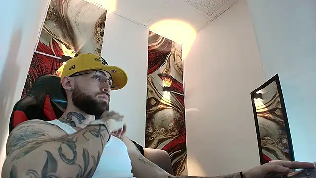 Snapshot of Luke_davis01 chatting on 01.14.26 Luke davis01 online show from 01.14.26