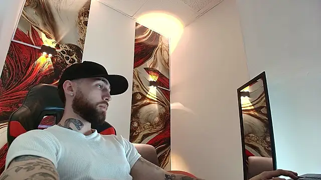 Snapshot of Luke_davis01 chatting on 02.02.26 Luke davis01 online show from 02.02.26