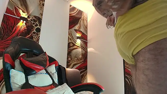 Snapshot of Luke_davis01 chatting on 02.10.26 Luke davis01 online show from 02.10.26