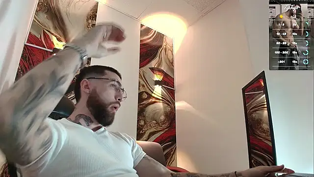 Snapshot of Luke_davis01 chatting on 02.14.26 Luke davis01 online show from 02.14.26