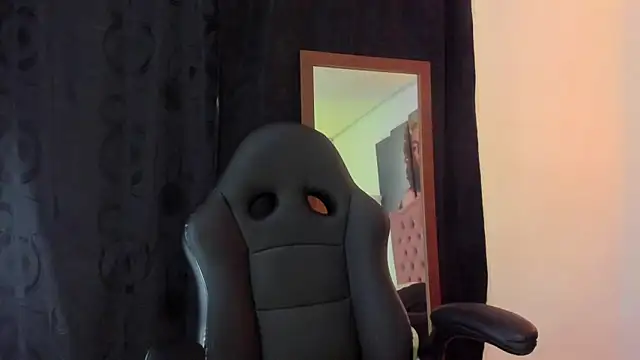 Sophia Brunett online show from 02.19.25