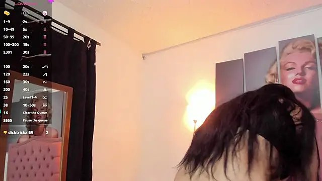 Sophia Brunett online show from 02.25.25