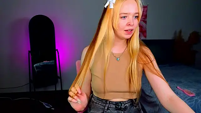 Snapshot of Bellla_Murrr chatting on 02.13.25 Bellla Murrr online show from 02.13.25