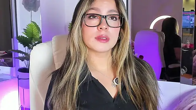 Cloee Rainbow1 online show from 05.16.26