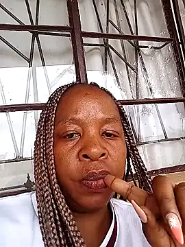 Snapshot of Mishanti chatting on 09.27.25 Mishanti online show from 09.27.25