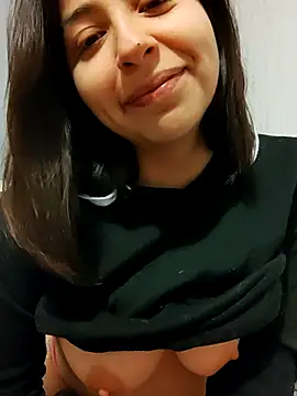 Snapshot of MaiPandora chatting on 09.14.25 MaiPandora online show from 09.14.25