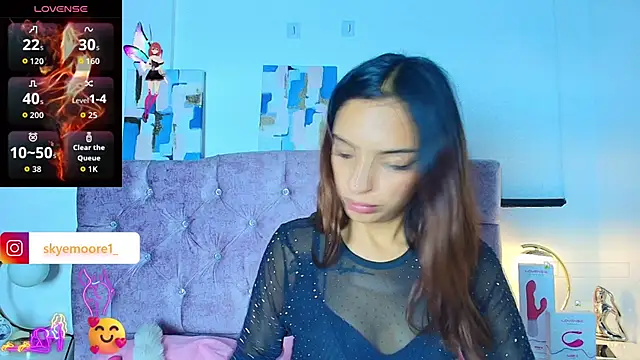 Snapshot of Skye_Moore chatting on 10.02.25 Skye Moore online show from 10.02.25