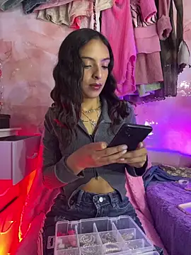 Skye Moore online show from 05.16.26