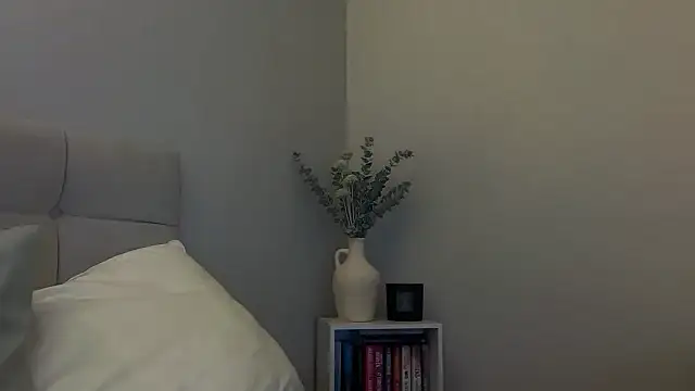 Snapshot of skyejde chatting on 01.16.26 skyejde online show from 01.16.26