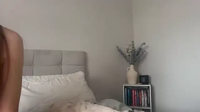 Snapshot of skyejde chatting on 02.03.26 skyejde online show from 02.03.26