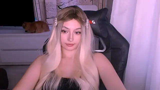 beauty blonde online show from 11.28.25