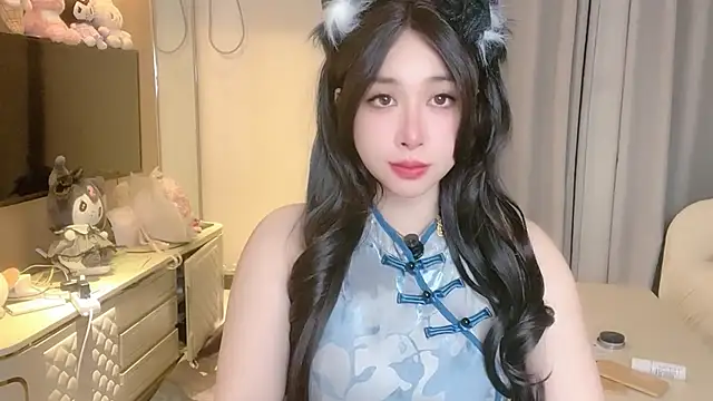 Moonccoi online show from 10.24.25