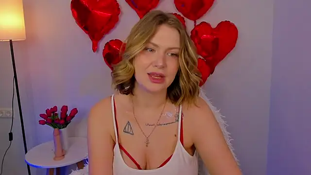 Angela Wallace online show from 02.22.25