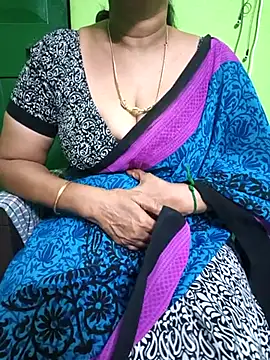 Snapshot of niiveditha chatting on 03.17.25 niiveditha online show from 03.17.25