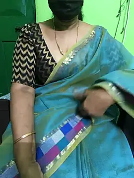 Snapshot of niiveditha chatting on 03.17.25 niiveditha online show from 03.17.25