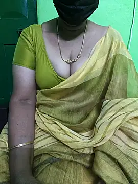 Snapshot of niiveditha chatting on 03.18.25 niiveditha online show from 03.18.25