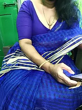 Snapshot of niiveditha chatting on 09.19.25 niiveditha online show from 09.19.25