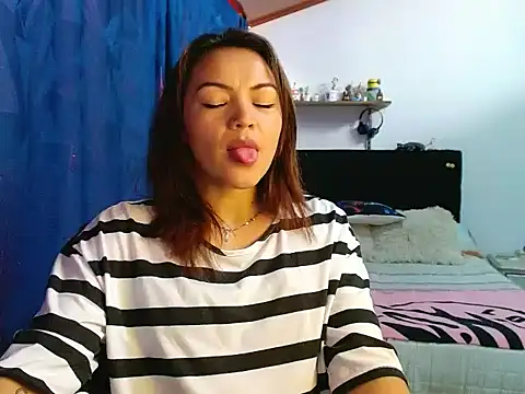 Snapshot of PenelopeMist chatting on 03.12.25 PenelopeMist online show from 03.12.25