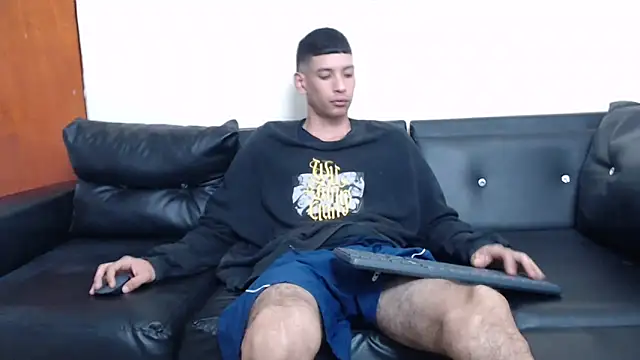 Snapshot of biigjhonny chatting on 11.04.25 biigjhonny online show from 11.04.25