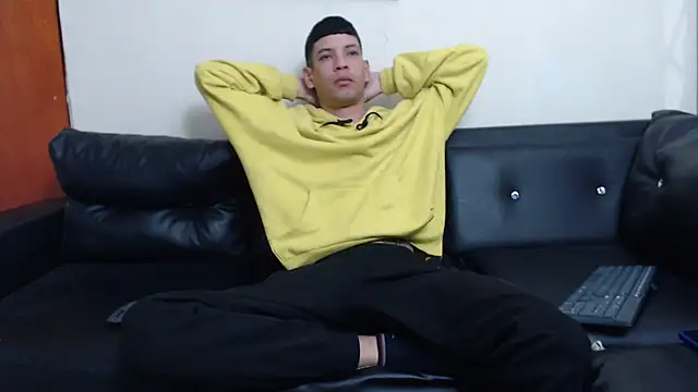 Snapshot of biigjhonny chatting on 11.16.25 biigjhonny online show from 11.16.25