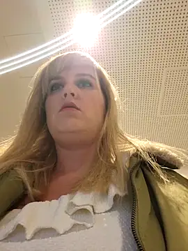 Sexybiene969 online show from 10.16.25