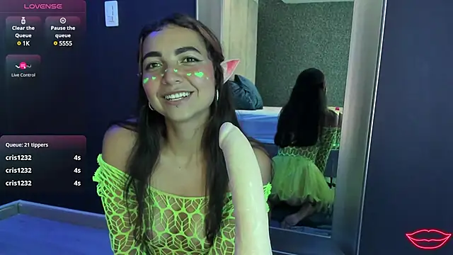 ValerieHyde online show from 03.18.25