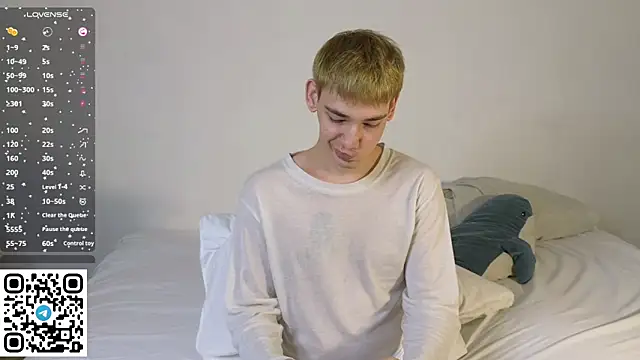 Julian wins online show from 02.11.26