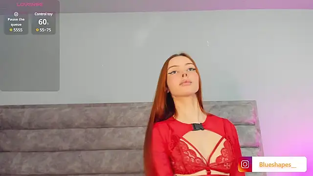 Snapshot of Blue_Shapes chatting on 02.14.25 Blue Shapes online show from 02.14.25