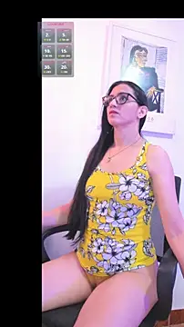 Snapshot of RachelsX chatting on 09.08.25 RachelsX online show from 09.08.25