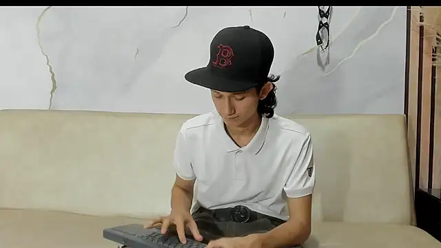 Snapshot of LucioDelDuque chatting on 02.20.25 LucioDelDuque online show from 02.20.25