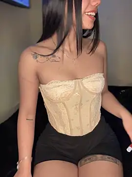 Laura-Khalifa online show from 10.18.25