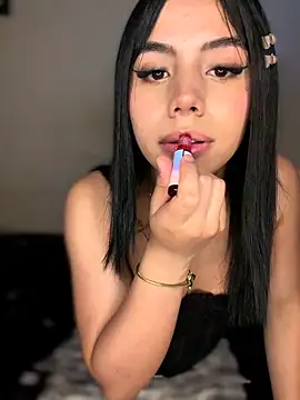 Laura-Khalifa online show from 03.08.26