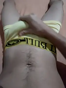 Snapshot of shuelldin chatting on 09.29.25 shuelldin online show from 09.29.25