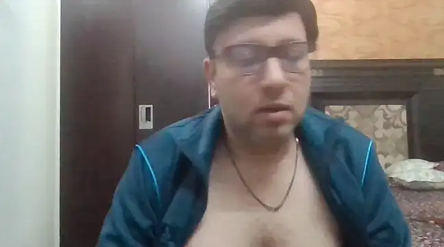 Snapshot of innocentboy1987 chatting on 02.15.25 innocentboy1987 online show from 02.15.25