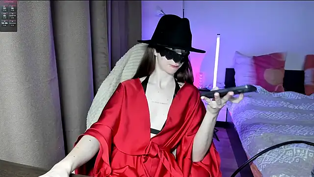 holyharlot online show from 03.12.25