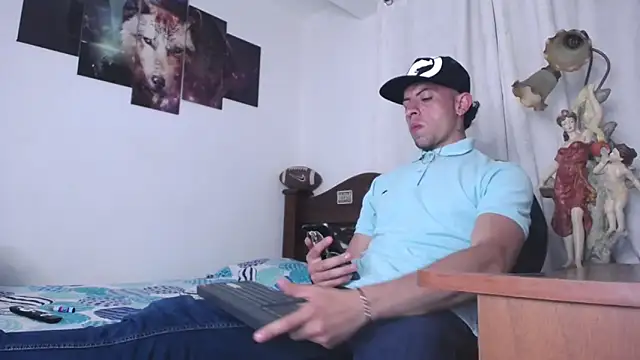 Snapshot of Bull_Xvi chatting on 11.17.25 Bull Xvi online show from 11.17.25