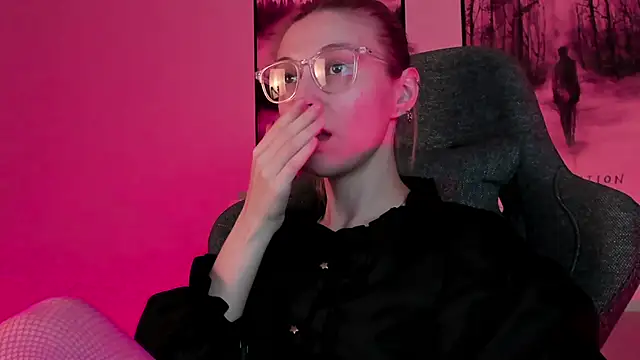 Snapshot of PhilippaAdamas chatting on 03.07.25 PhilippaAdamas online show from 03.07.25