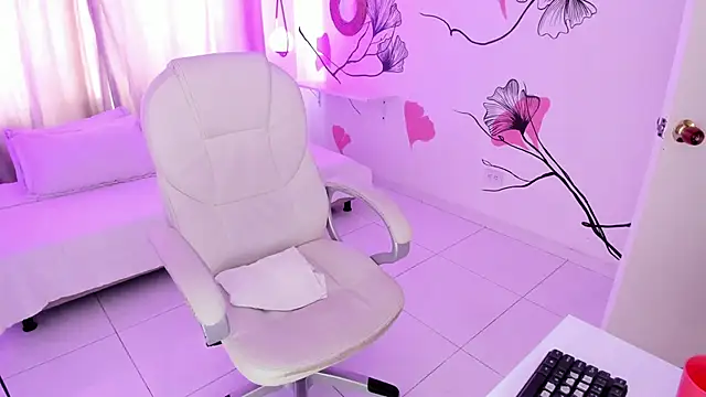 Isabela Fiorelli online show from 11.04.25