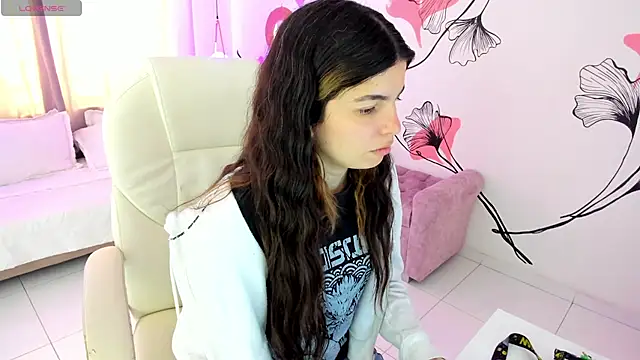 Isabela Fiorelli online show from 06.13.26