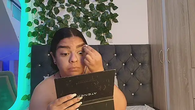 lauravince online show from 06.13.26