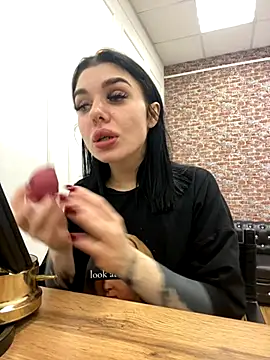 MaeveMoon online show from 11.02.25