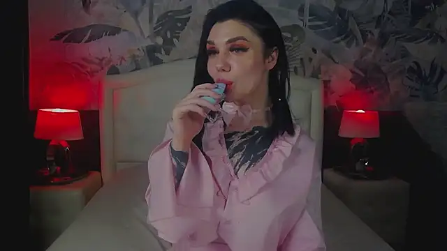 Snapshot of MaeveMoon chatting on 05.20.26 MaeveMoon online show from 05.20.26