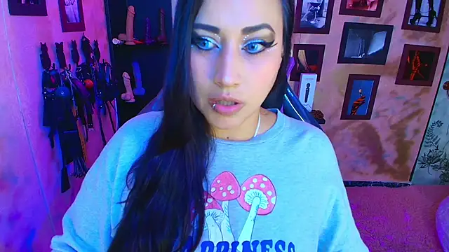 cherryy bombshelll online show from 11.02.25