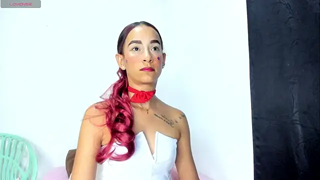 Snapshot of Olivia_Stevens chatting on 06.18.26 Olivia Stevens online show from 06.18.26